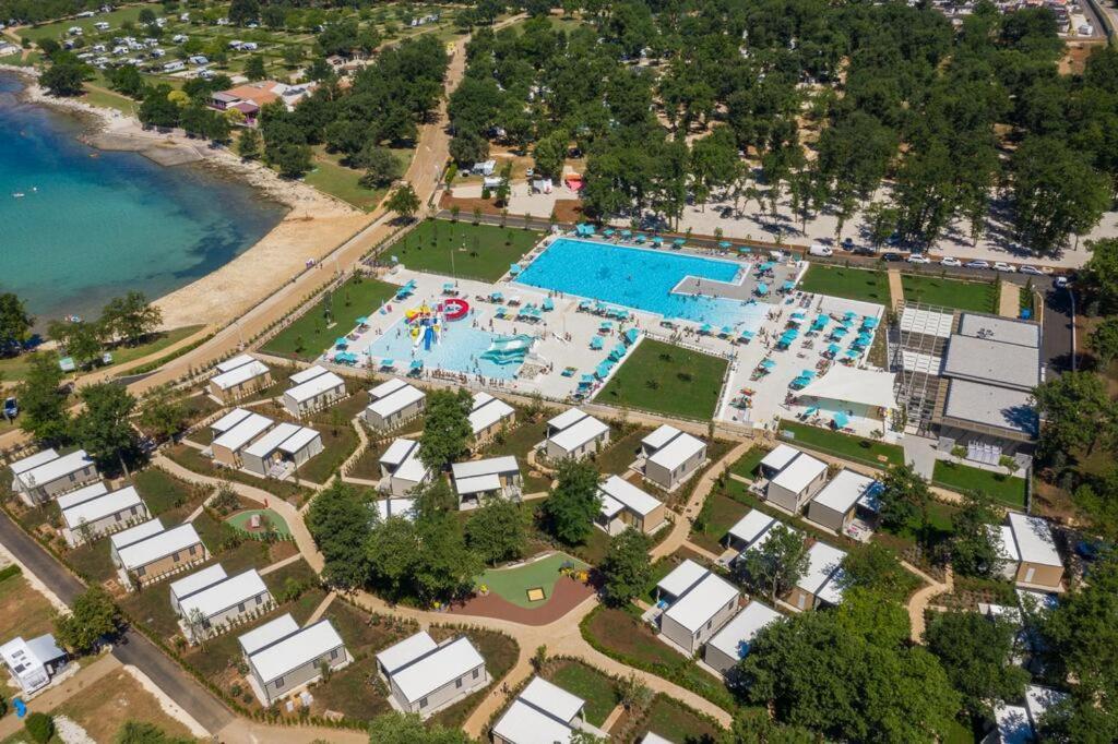 Panorama Mobile Homes In Camping Park أوماغ المظهر الخارجي الصورة